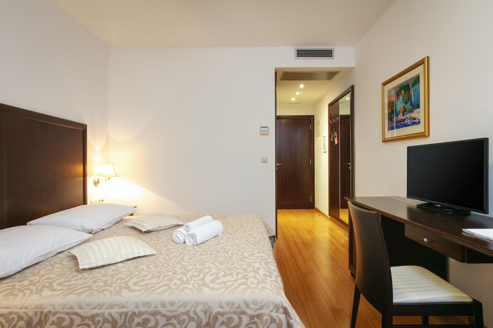Hotel Croatia Baška Voda Εξωτερικό φωτογραφία