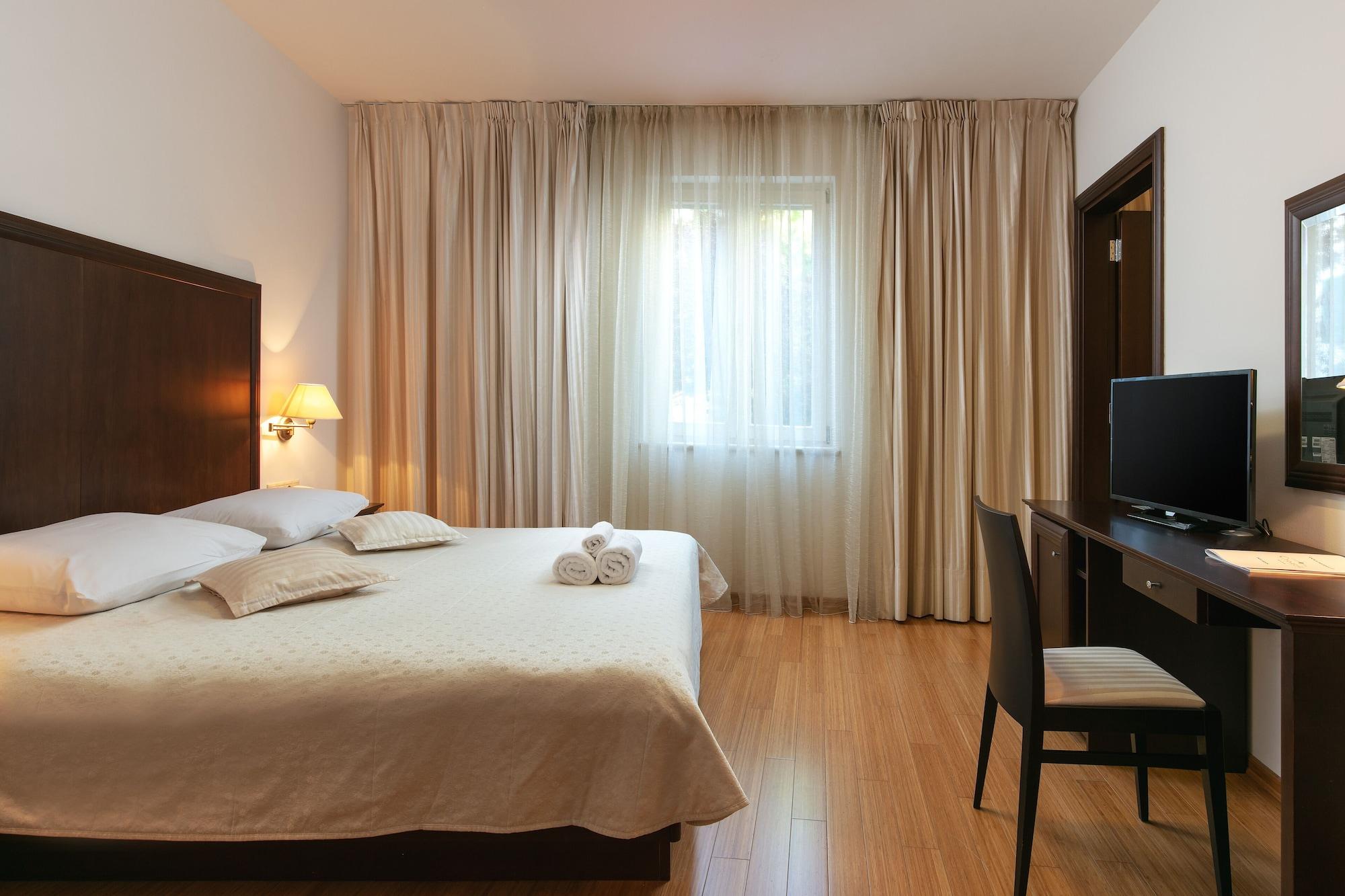 Hotel Croatia Baška Voda Εξωτερικό φωτογραφία