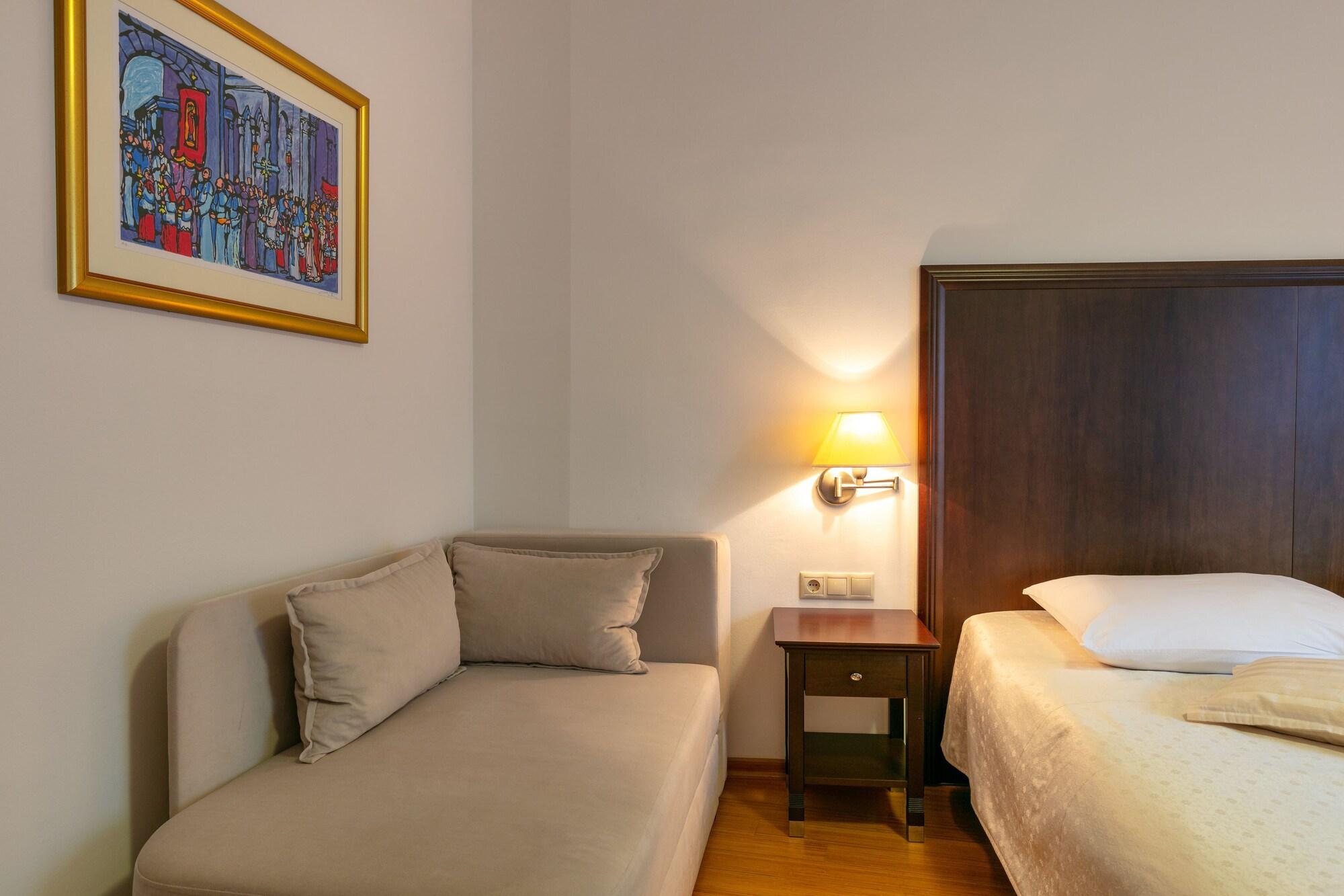 Hotel Croatia Baška Voda Εξωτερικό φωτογραφία