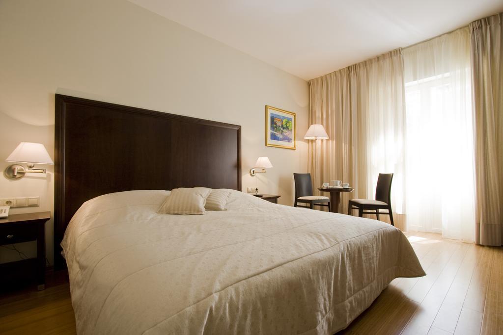 Hotel Croatia Baška Voda Εξωτερικό φωτογραφία
