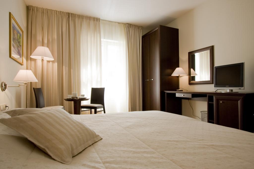 Hotel Croatia Baška Voda Εξωτερικό φωτογραφία