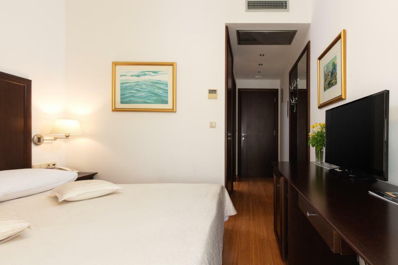 Hotel Croatia Baška Voda Εξωτερικό φωτογραφία